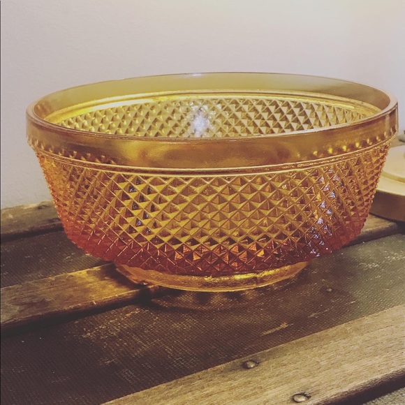 Vintage diamond point Amber glass dish - Picture 3 of 5